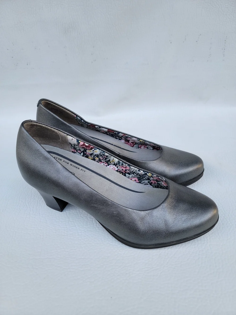 hotter Women's Metallic Gray Low Heel Pumps